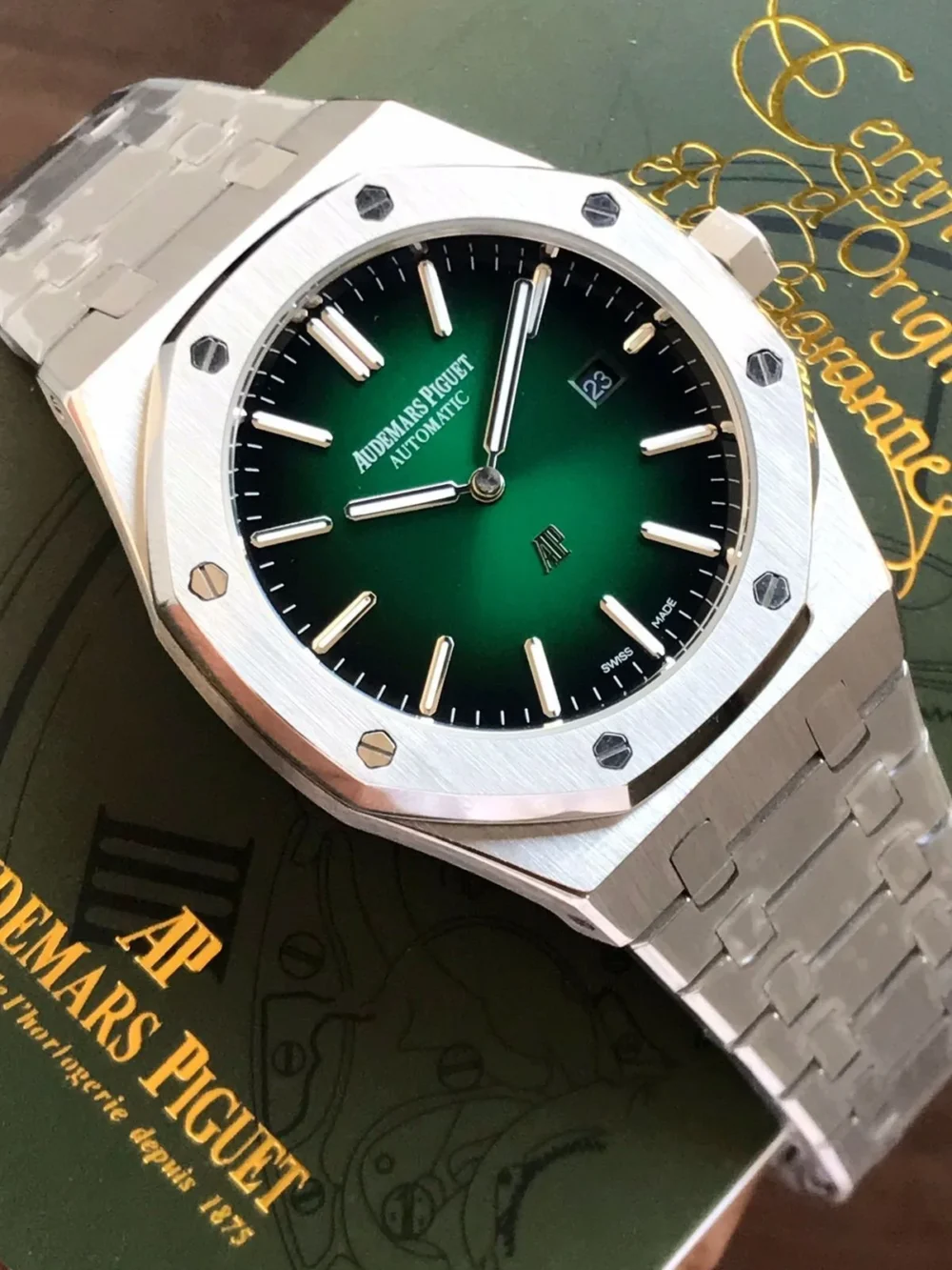Audemars Piguet Royal OAK “Jumbo” Extra-thin Green Dial 39mm Men's Watch