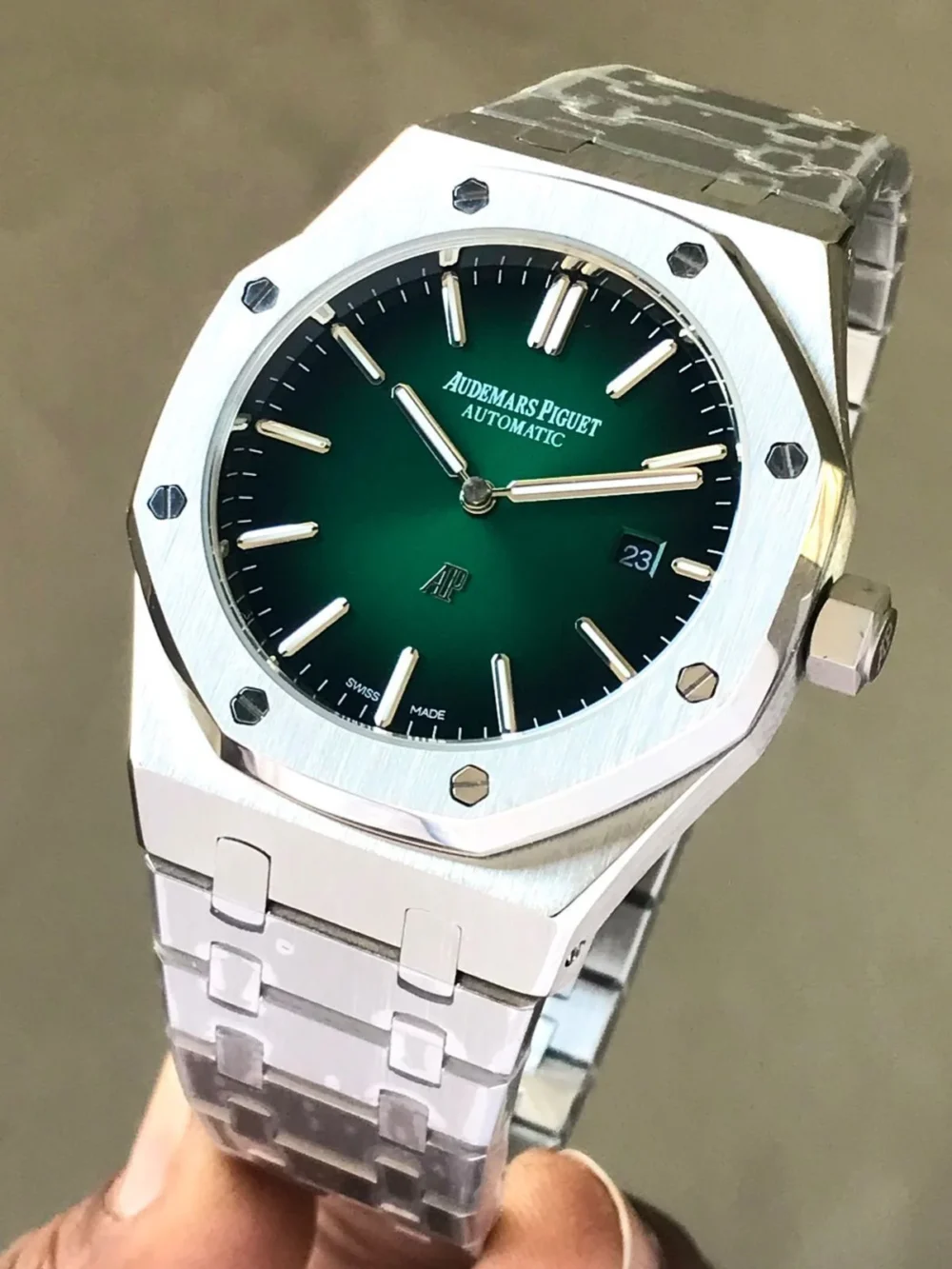 Audemars Piguet Royal OAK “Jumbo” Extra-thin Green Dial 39mm Men's Watch