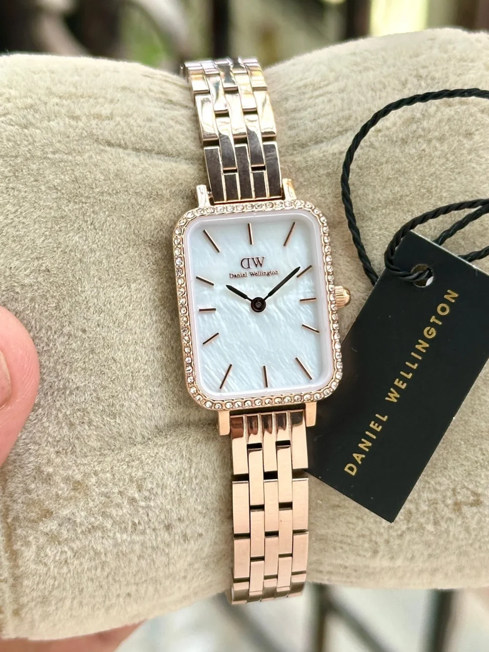 Daniel Wellington Iconic Lumine Bezel 5-Link Melrose Women's Watch