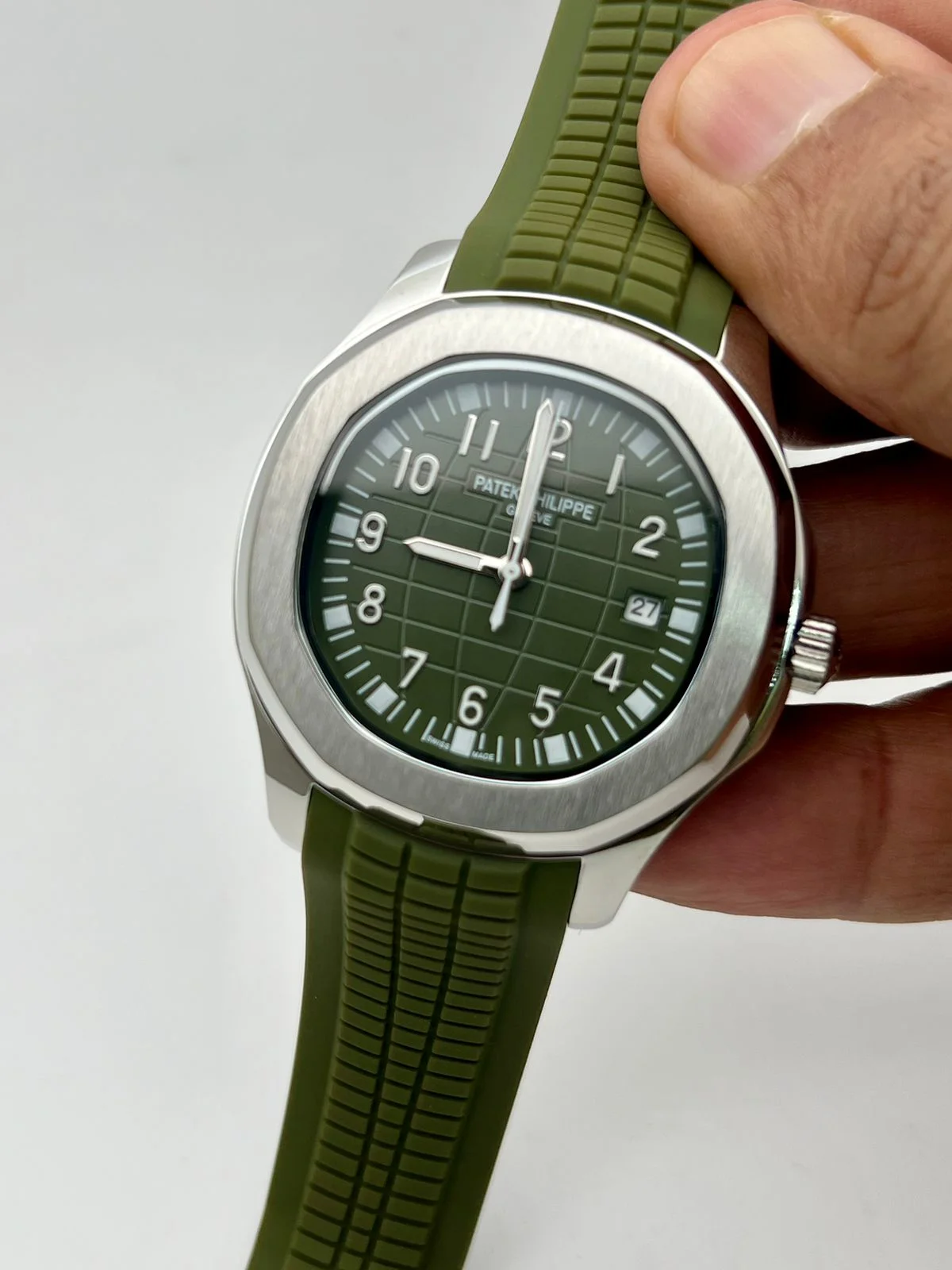 Patek Philippe Aquanaut Silver, Green Dial 40mm Men's Watch 5168G-010