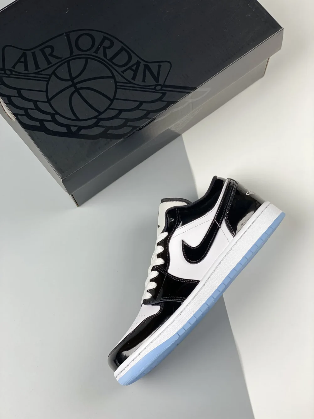 Air Jordan 1 Low ‘Concord’ WhiteBlackAir Jordan 1 Low ‘Concord’ WhiteBlack