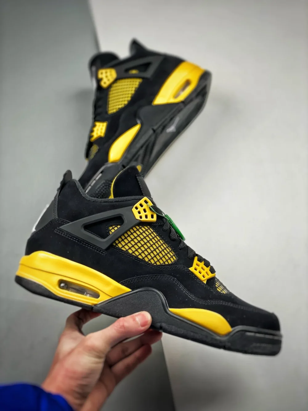 Air Jordan 4 “Thunder 2023” For Sale