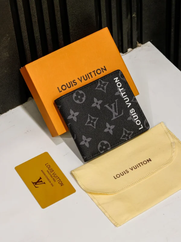 Louis Vuitton Men’s Wallet