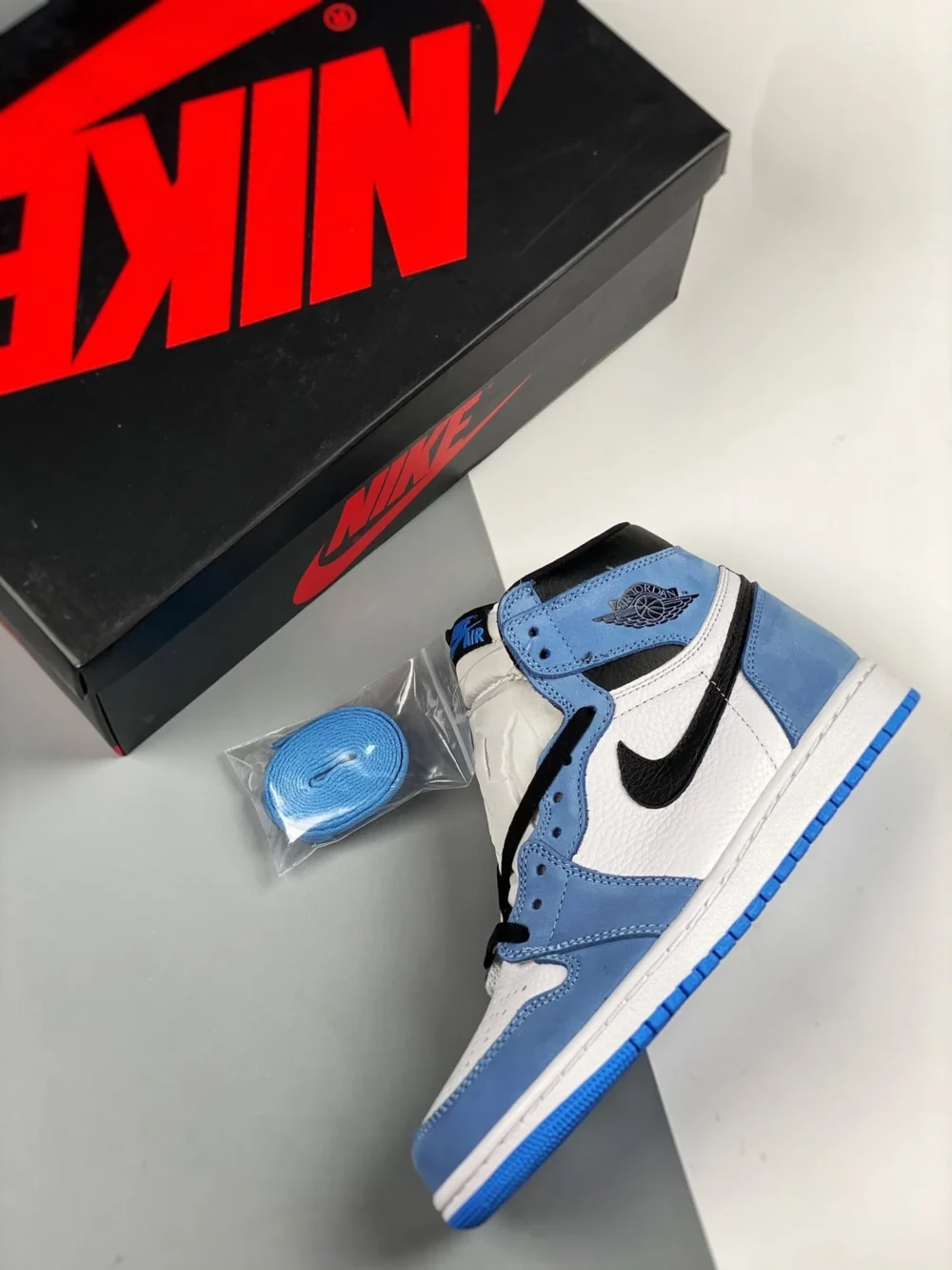 Nike Air Jordan 1 High University Blue For Sale
