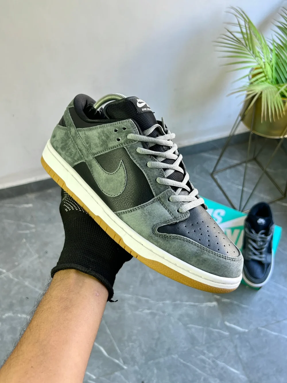 Nike SB Dunk Low Dark Grey Black Gum