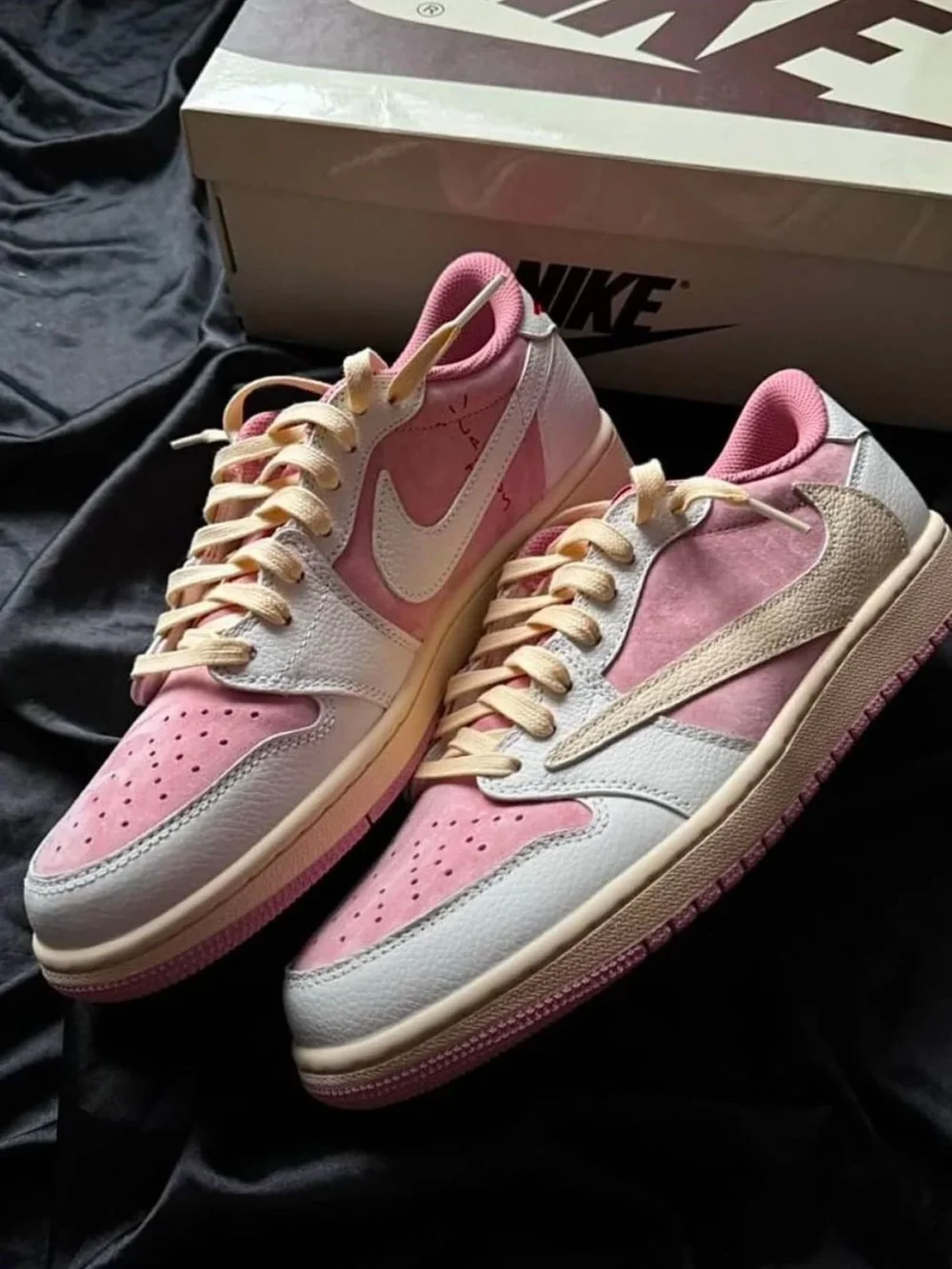 Travis Scott x Air Jordan 1 Low Shy Pink For Sale