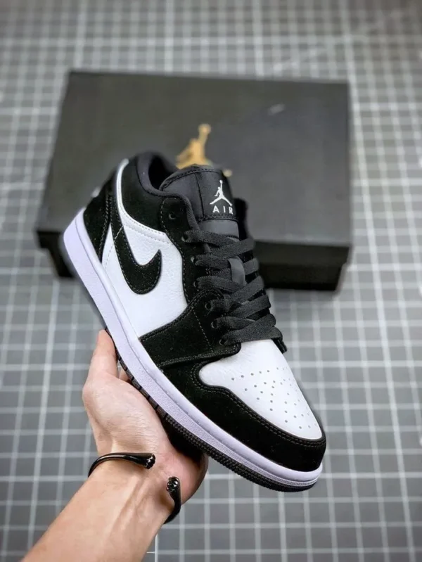 Air Jordan 1 Low Black white
