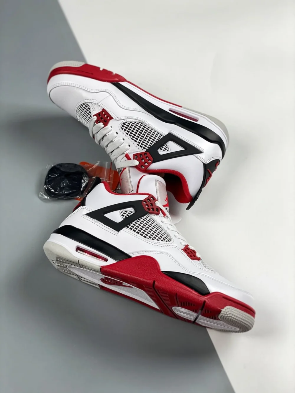 Air Jordan 4 “Fire Red” WhiteFire Red-Black-Tech Grey
