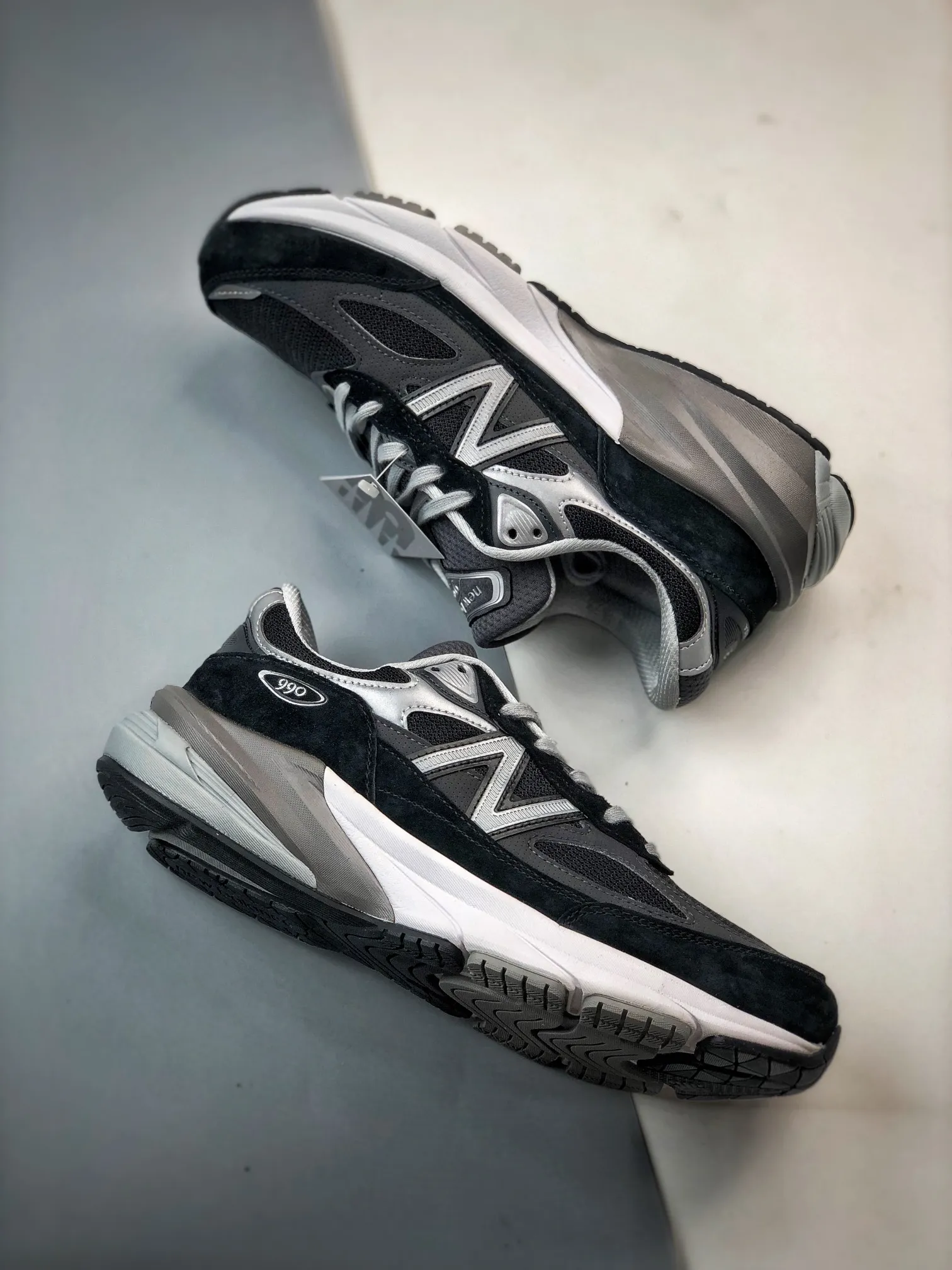 New Balance 990 V6 Black Sneakers