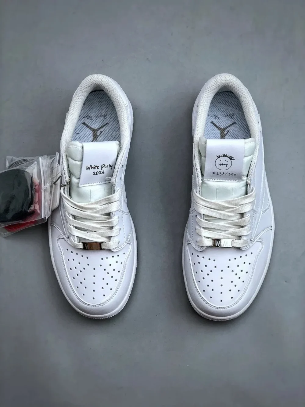 Nike Air Jordan Retro 1 X Travis Scott White Party